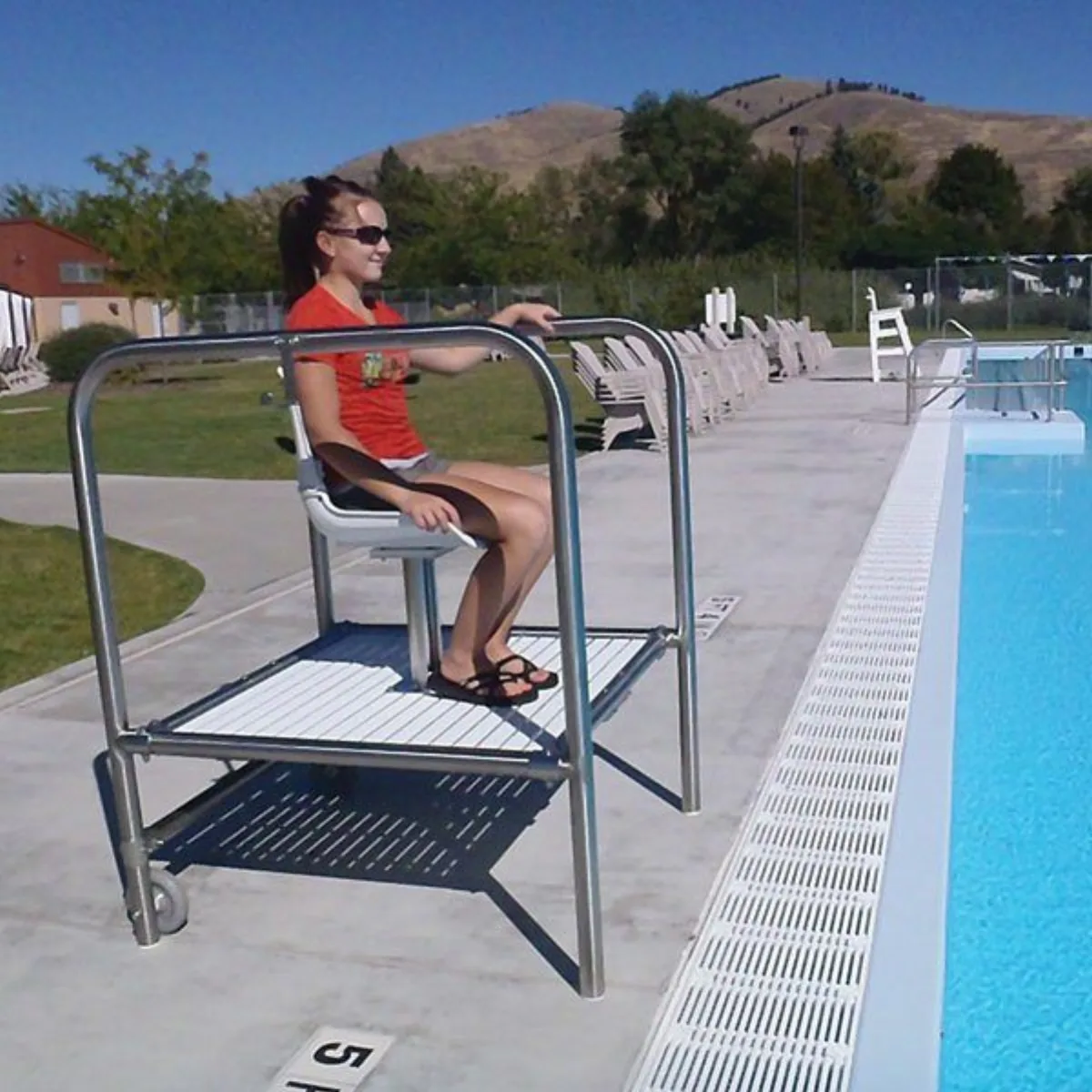 Spectrum Torrey II lifeguard platform